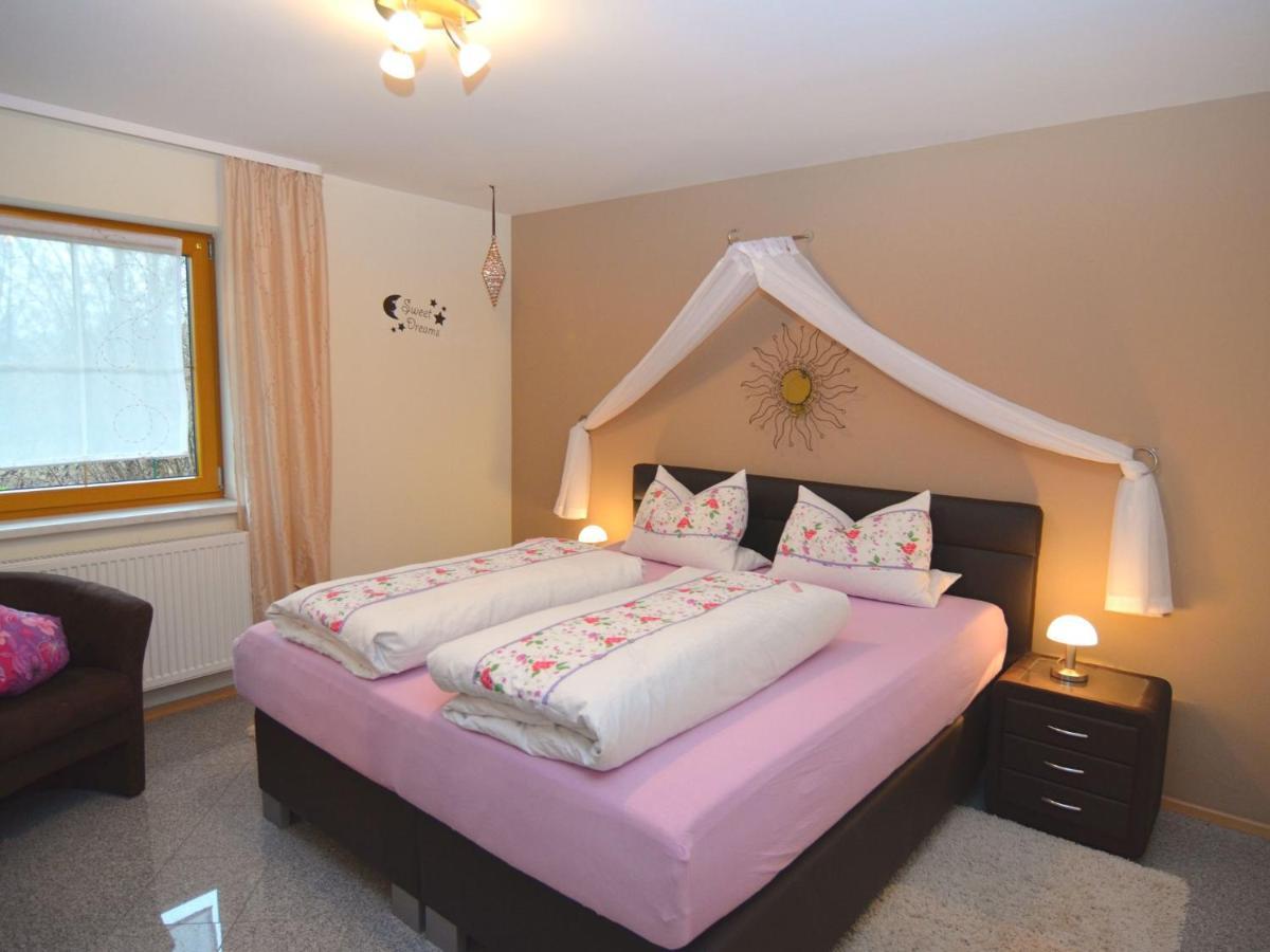 Holiday Flat With Swimming Pool In Prackenbach Викхтах Екстериор снимка